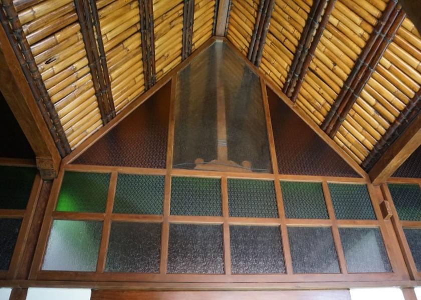  Sleman Interior Entrance