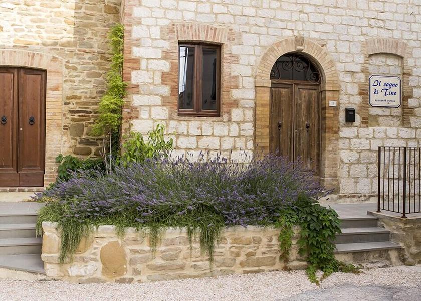 Marche Sassoferrato Facade