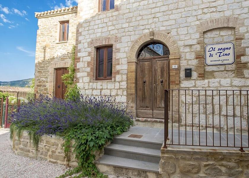 Marche Sassoferrato Entrance