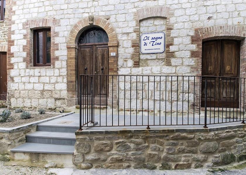 Marche Sassoferrato Entrance