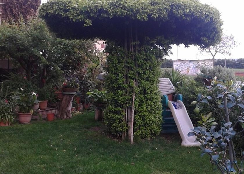 Marche Montecosaro Exterior Detail