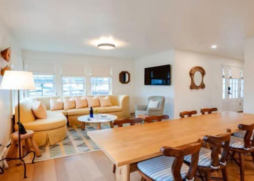 New York Hampton Bays Living Area
