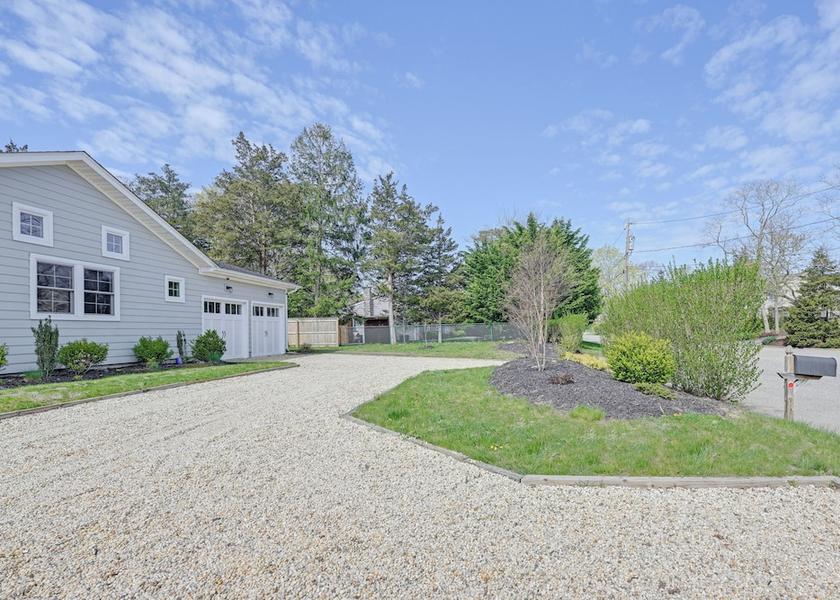 New York Hampton Bays Interior Entrance