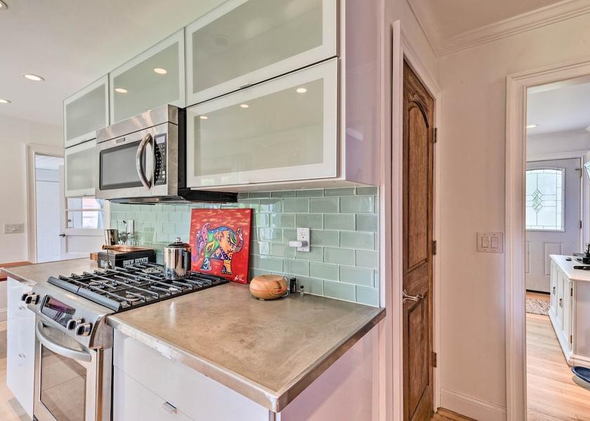 New York Hampton Bays Interior Entrance