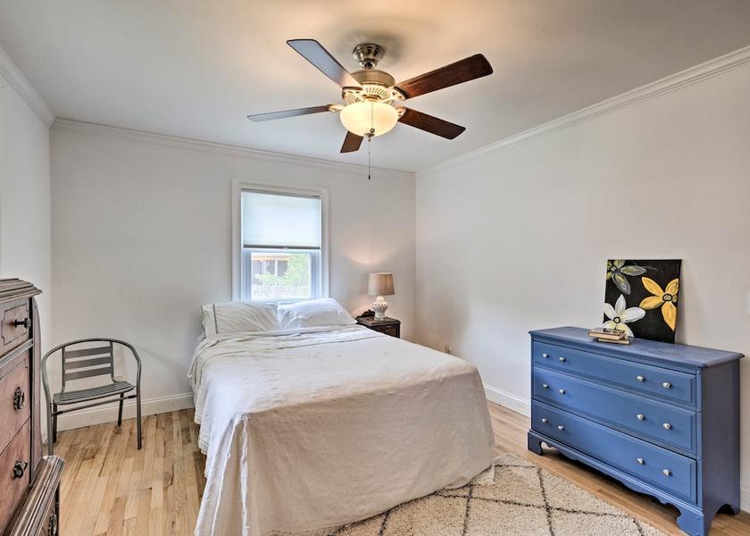 New York Hampton Bays Interior Entrance