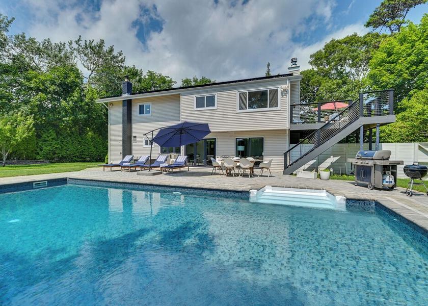 New York Hampton Bays Interior Entrance