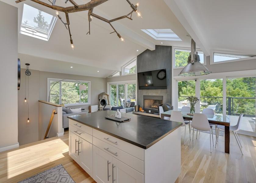 New York Hampton Bays Interior Entrance