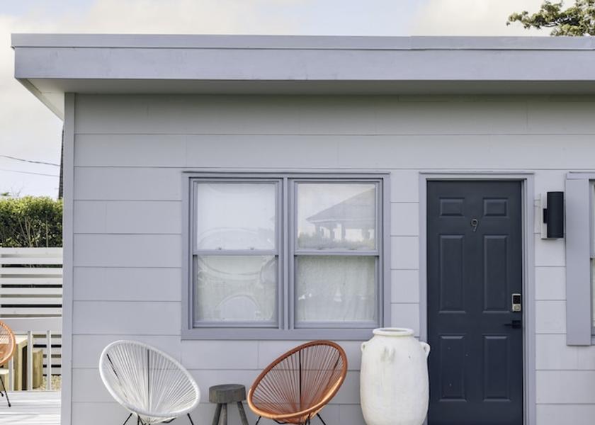 New York Hampton Bays Exterior Detail