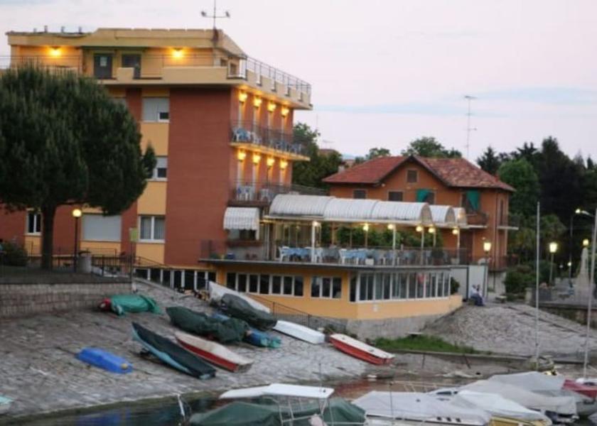 Piedmont Lesa Facade