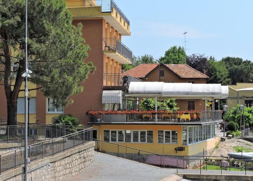 Piedmont Lesa Facade