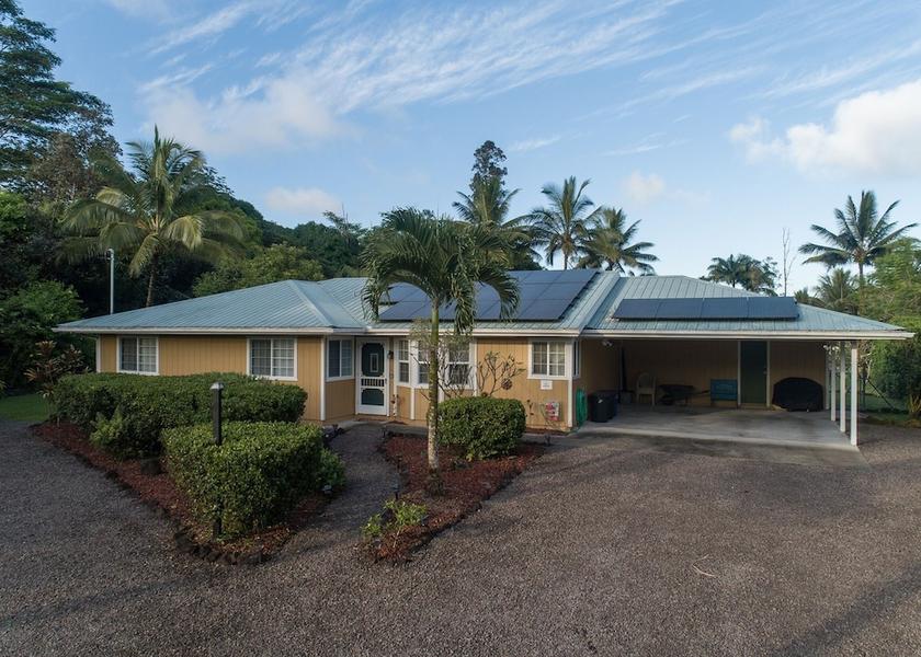 Hawaii Keaau Exterior Detail