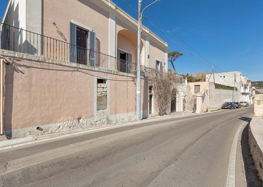 Puglia Tricase Exterior Detail