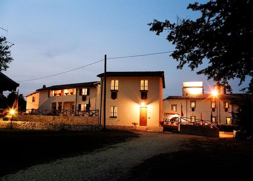 Umbria Sellano Facade