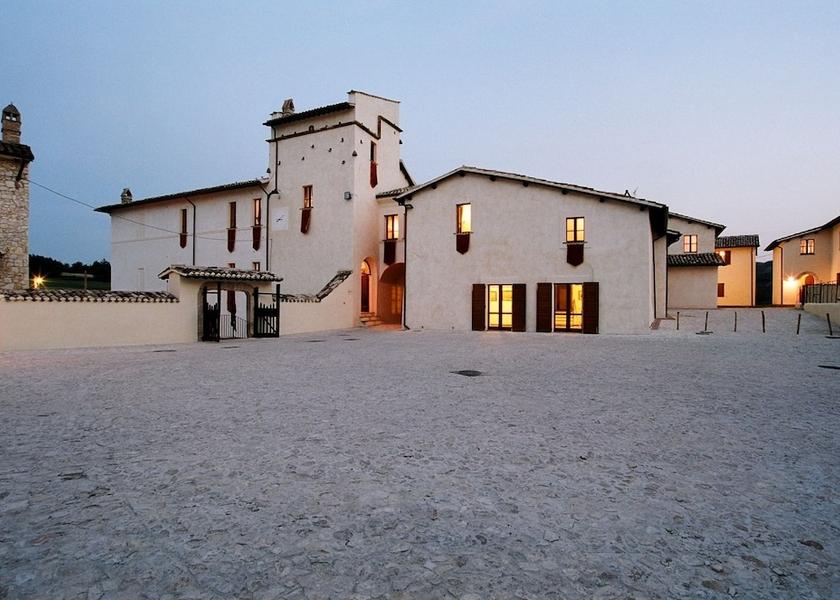 Umbria Sellano Facade