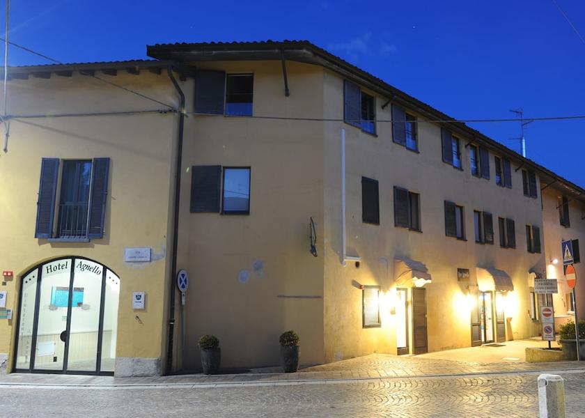 Lombardy Taino Facade