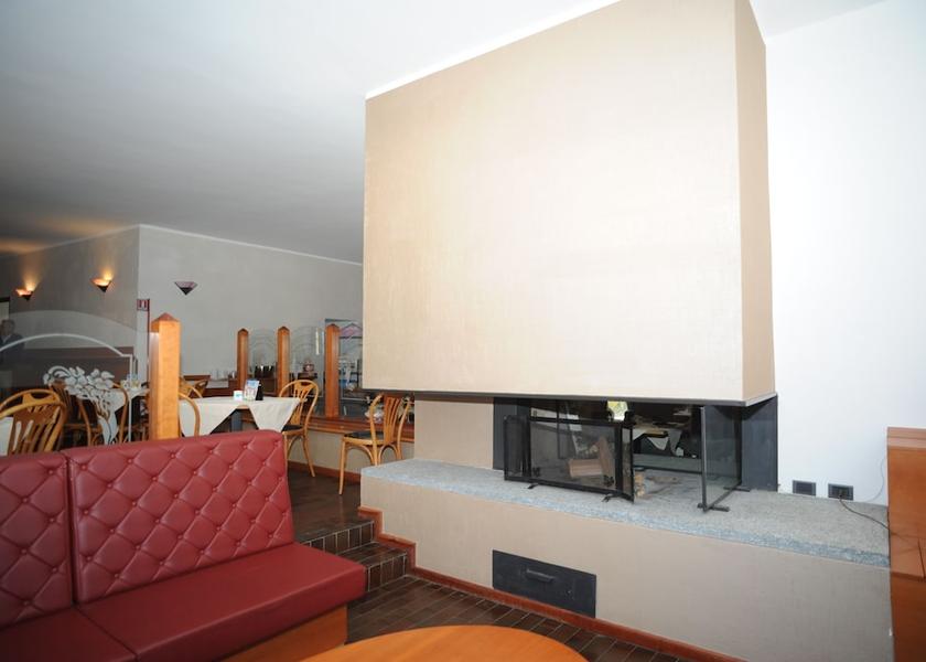 Lombardy Taino Lobby