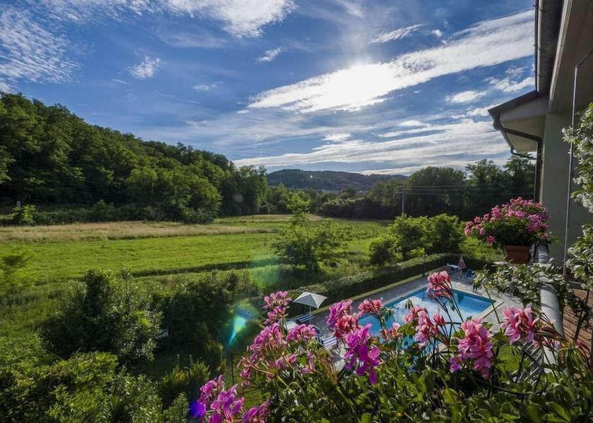 Tuscany Fivizzano Garden