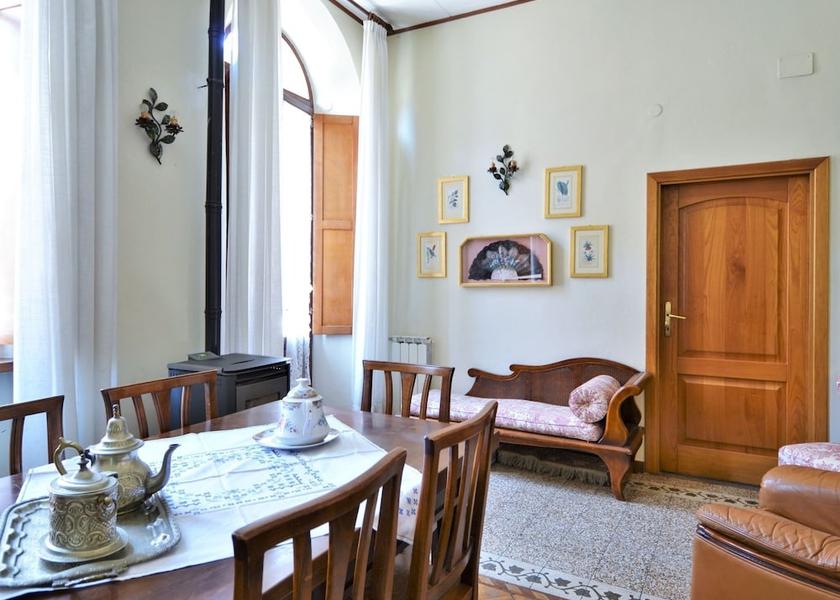 Tuscany Fivizzano Dining Area