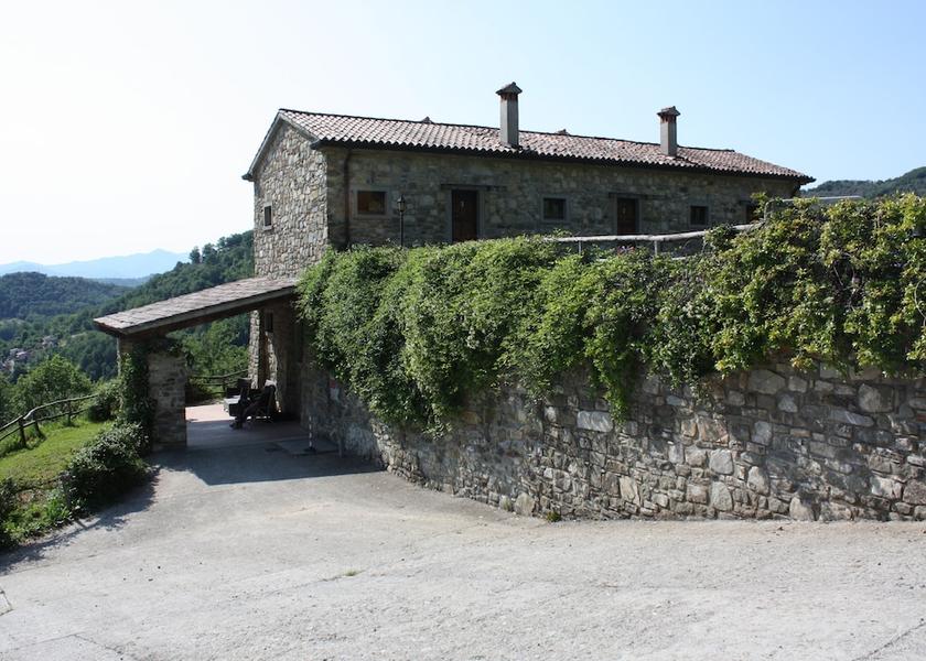 Tuscany Fivizzano Exterior Detail