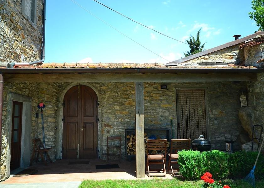 Tuscany Fivizzano Exterior Detail