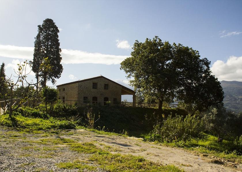 Sicily Pettineo Exterior Detail