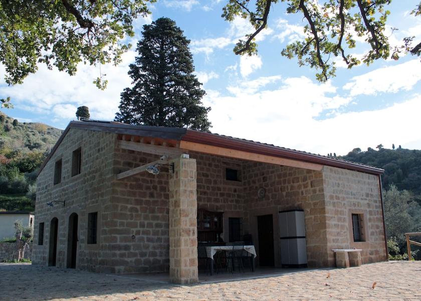 Sicily Pettineo Exterior Detail