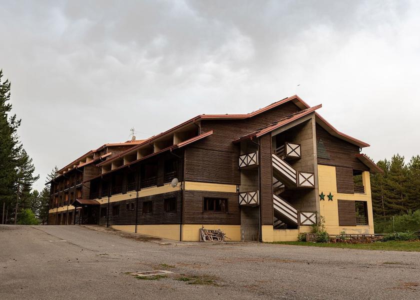 Calabria Taverna Exterior Detail