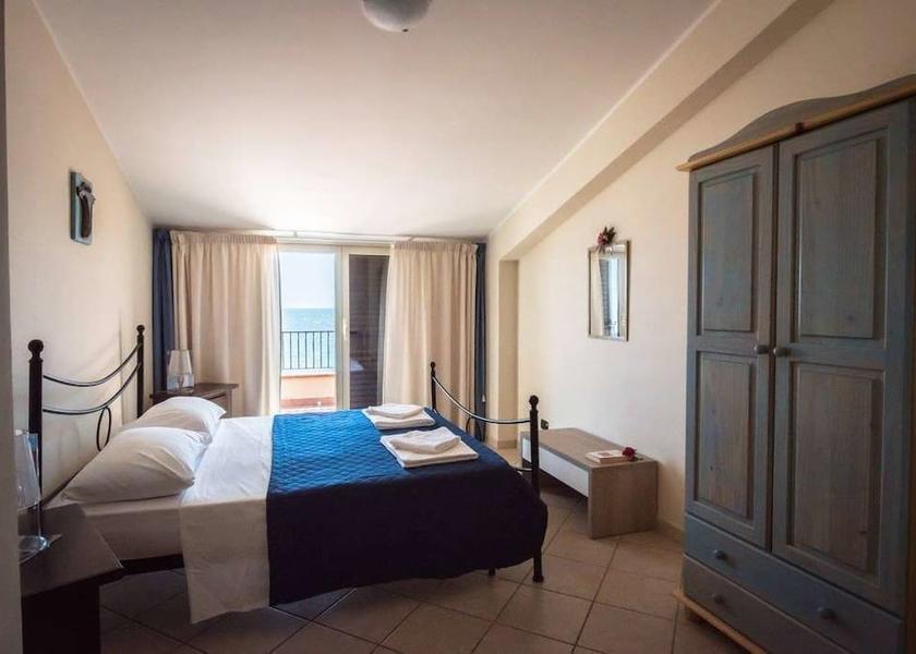 Sicily Santa Teresa di Riva Room