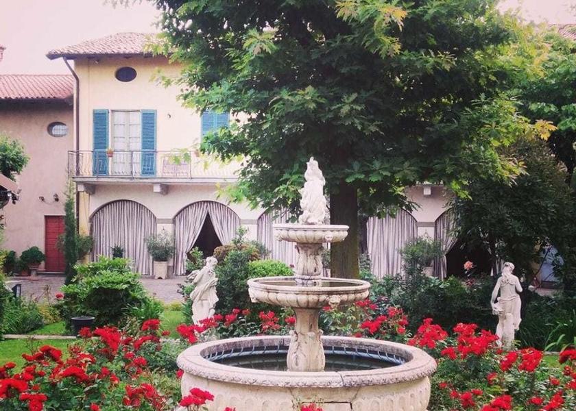 Lombardy Passirano Exterior Detail