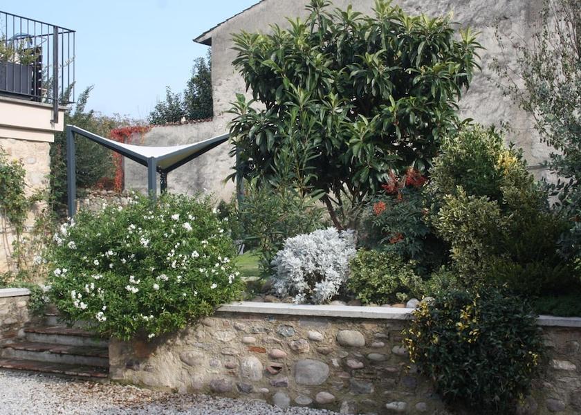 Lombardy Passirano Property Grounds