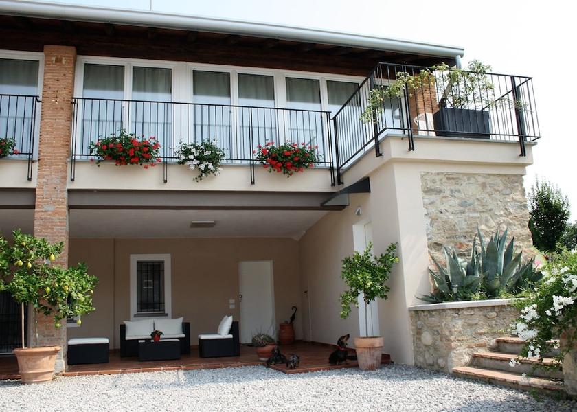 Lombardy Passirano Exterior Detail