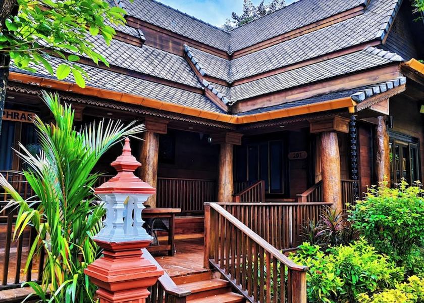 Chiang Mai Province San Kamphaeng Exterior Detail