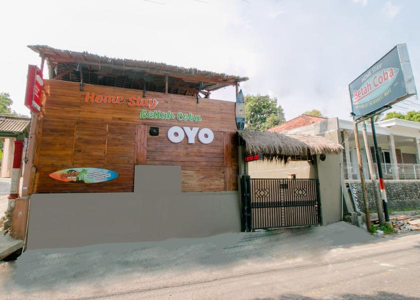 Banten Cikakak Exterior Detail