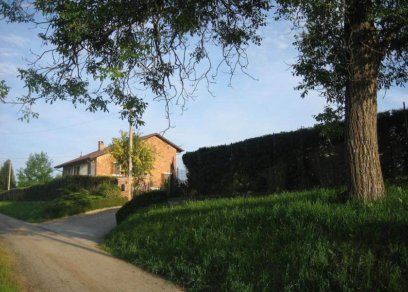 Piedmont Cantarana Exterior Detail