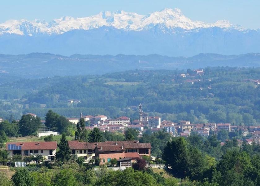 Piedmont Cantarana Exterior Detail