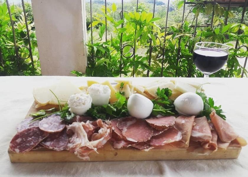 Campania Montecorvino Pugliano Dining Area