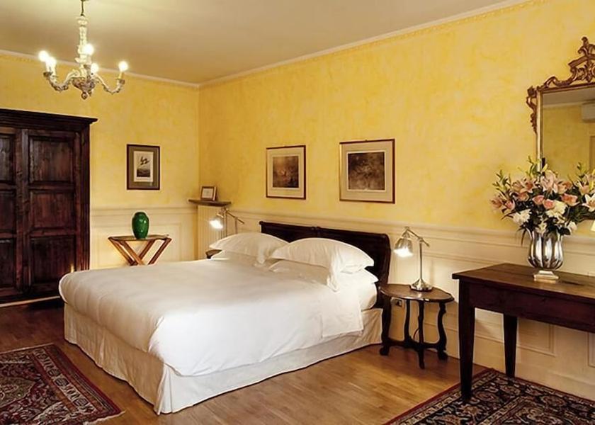 Lombardy Crema Room