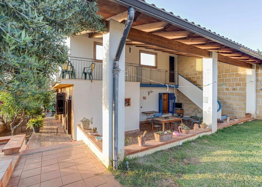 Sicily Partinico Exterior Detail