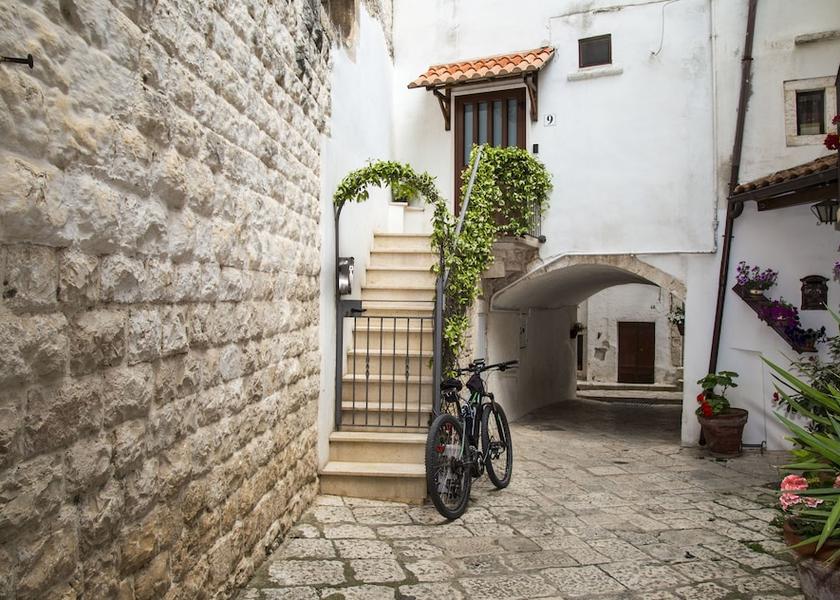 Puglia Putignano Exterior Detail