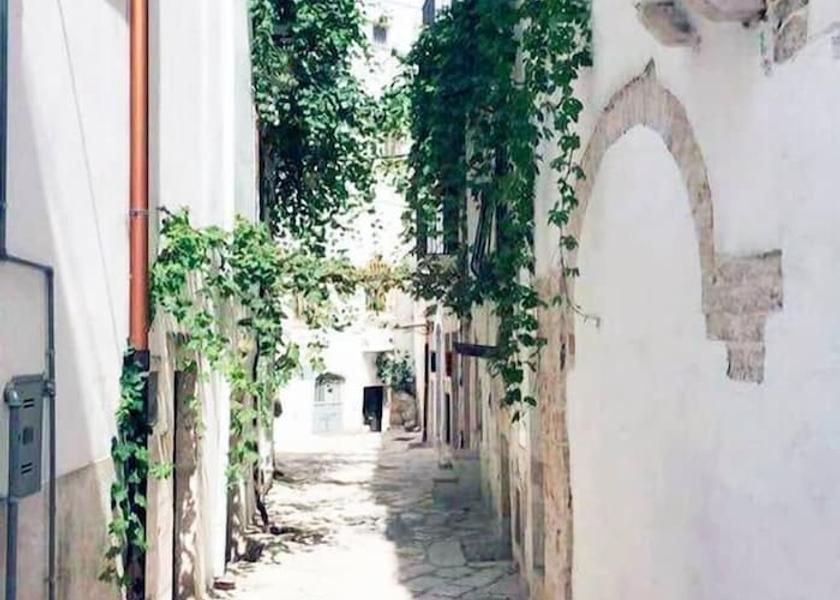 Puglia Putignano Exterior Detail