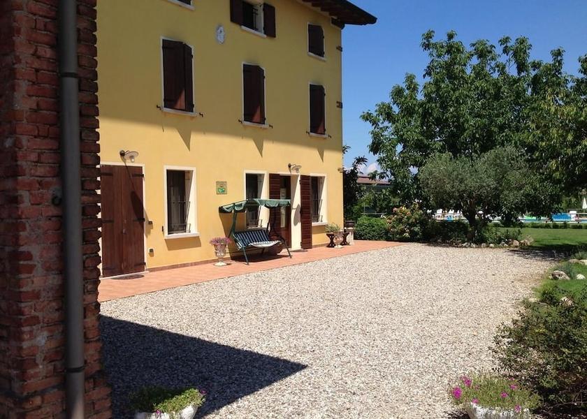 Lombardy Volta Mantovana Exterior Detail