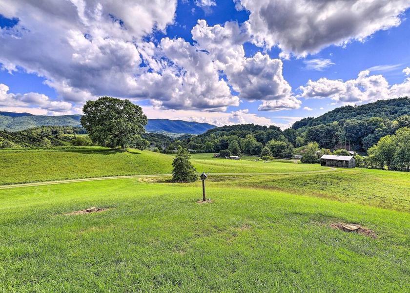 Tennessee Mountain City Interior Entrance