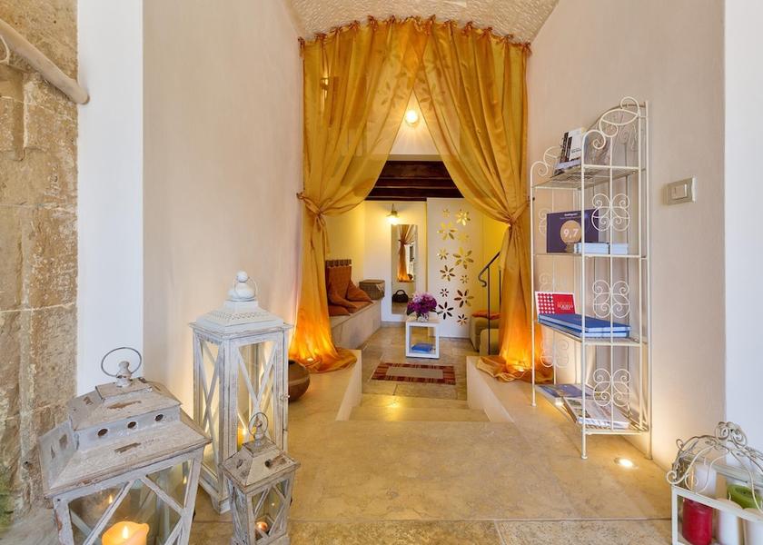 Puglia Muro Leccese Interior Entrance