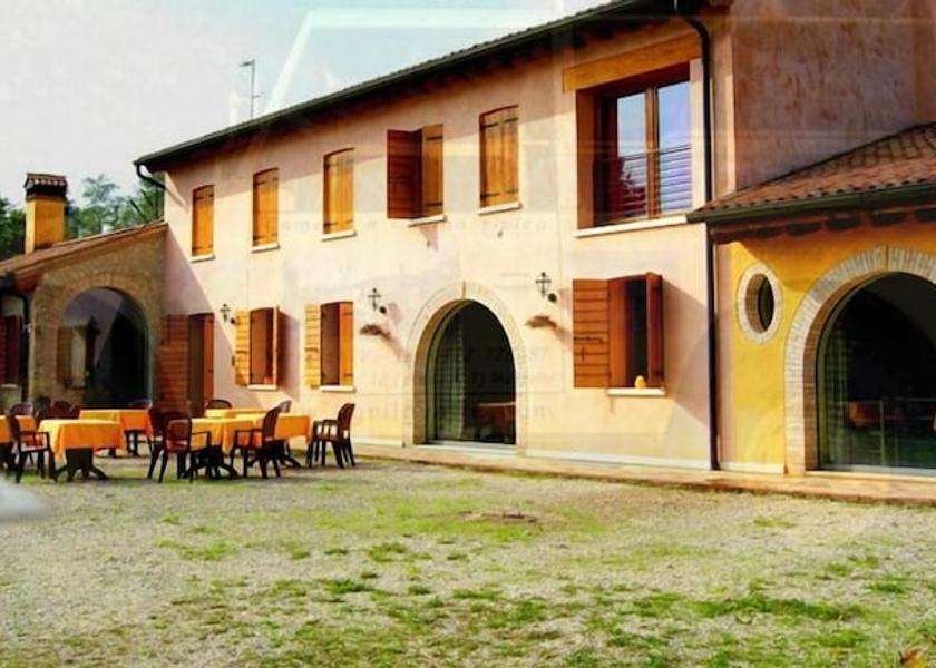 Veneto Giavera del Montello Exterior Detail