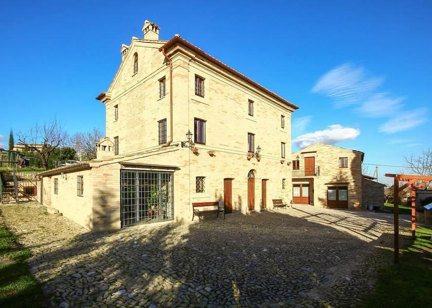 Marche Montegiorgio Exterior Detail