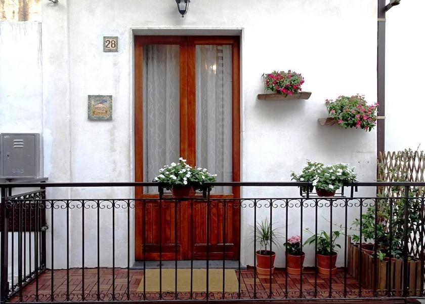 Sicily Belpasso Exterior Detail