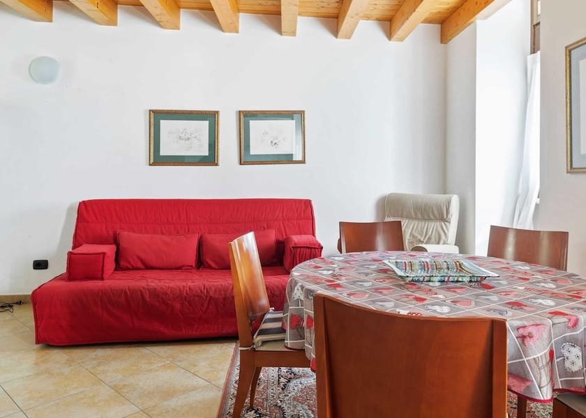 Veneto Caprino Veronese Dining Area