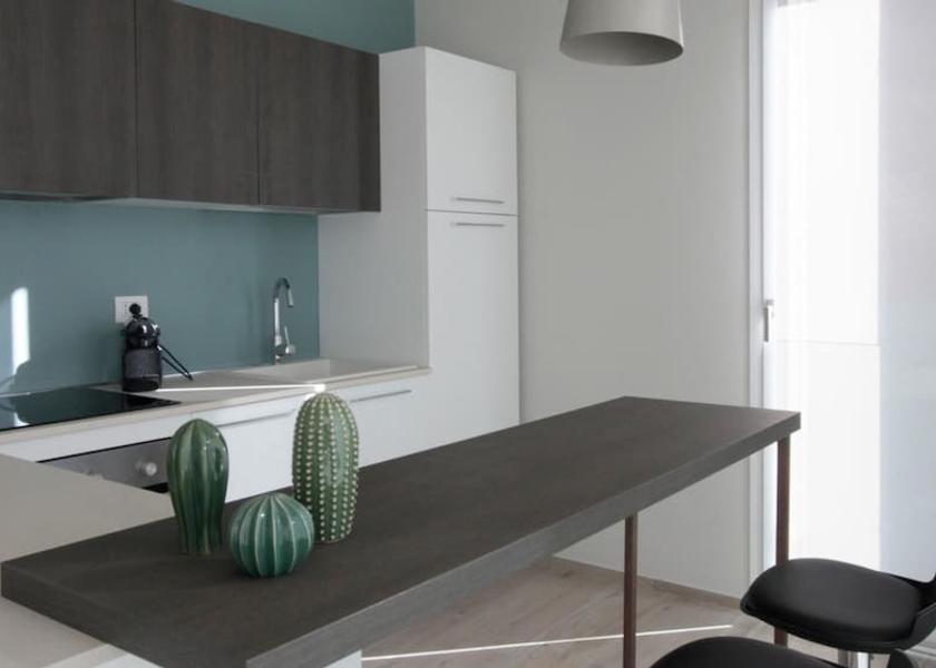 Lombardy Marone Room