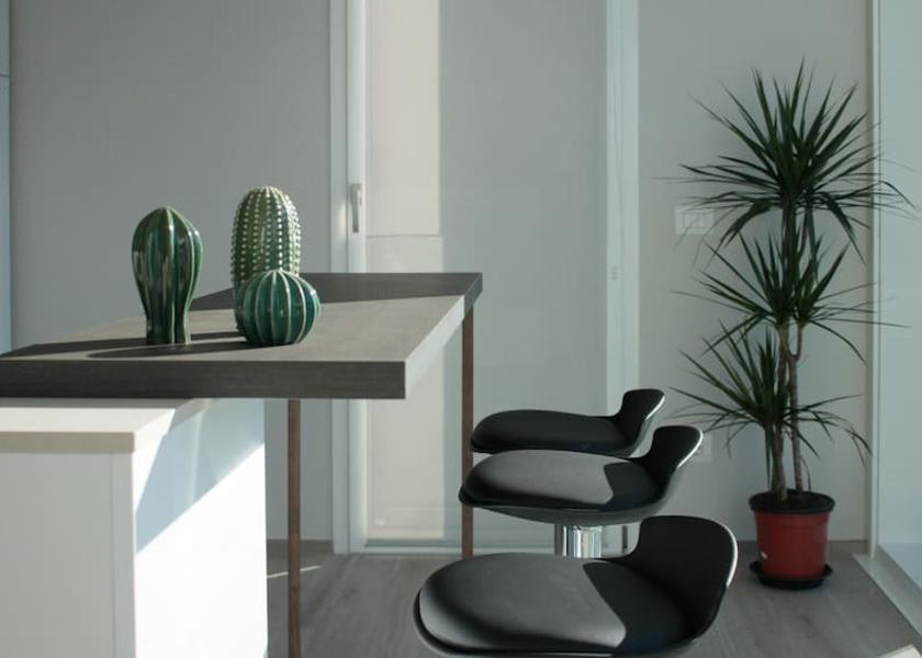 Lombardy Marone Room