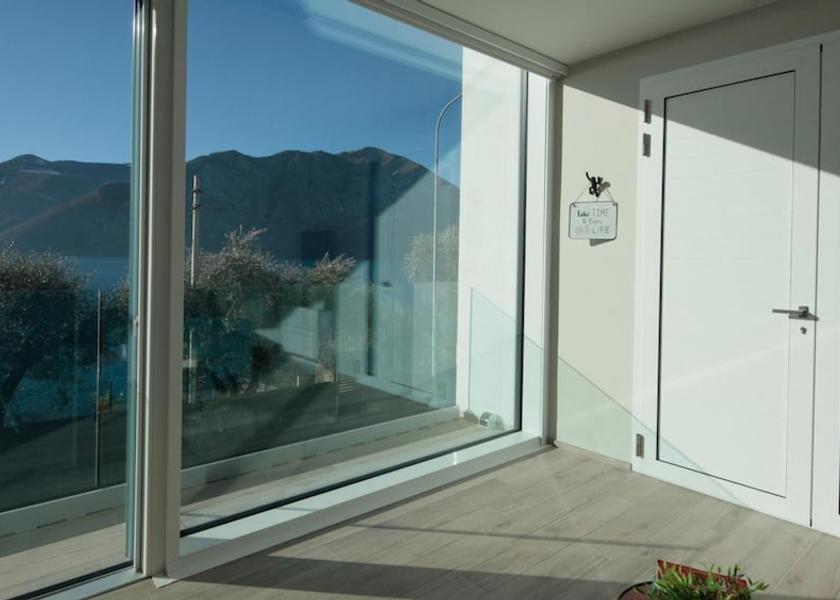 Lombardy Marone Room